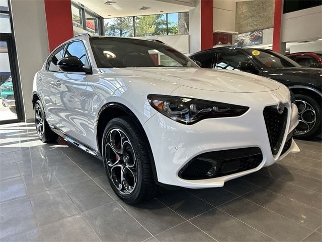 2024 Alfa Romeo Stelvio Veloce