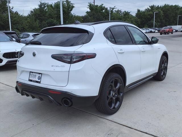 2024 Alfa Romeo Stelvio Veloce