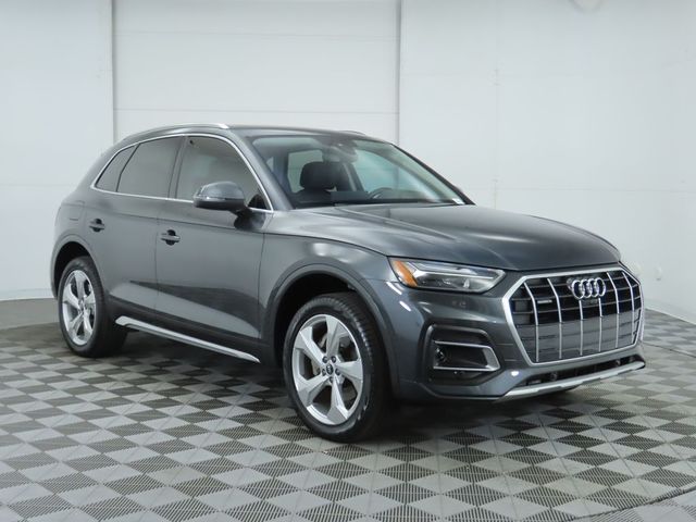 2024 Audi Q3 S Line Premium