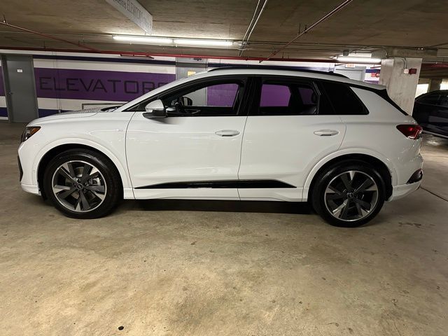 2024 Audi Q4 e-tron Premium Plus