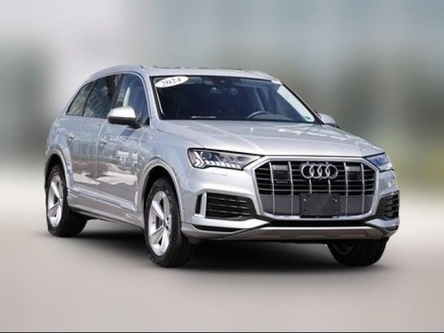 2024 Audi Q7 Premium Plus