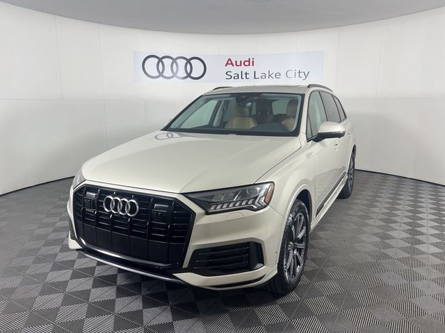 2024 Audi Q7 Premium Plus