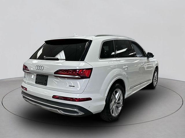 2024 Audi Q7 Premium Plus