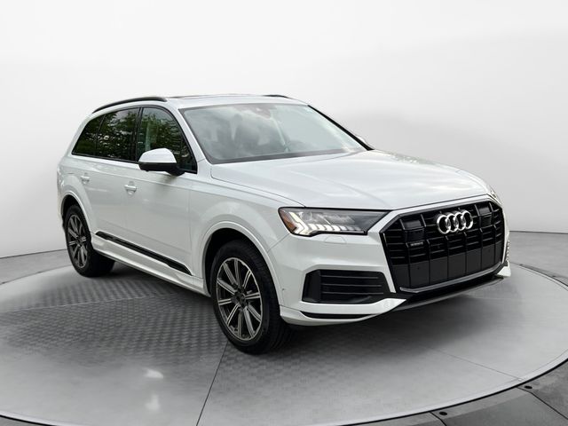 2024 Audi Q7 Premium Plus