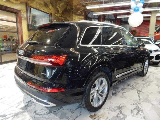 2024 Audi Q7 Premium Plus