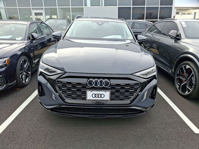 2024 Audi Q8 e-tron Premium Plus