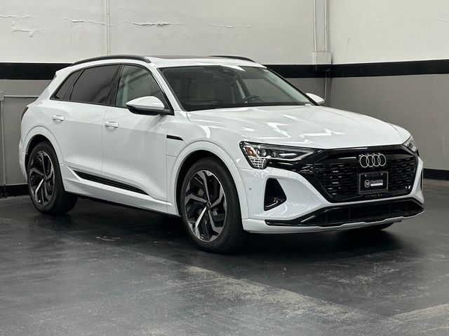 2024 Audi Q8 e-tron Premium Plus