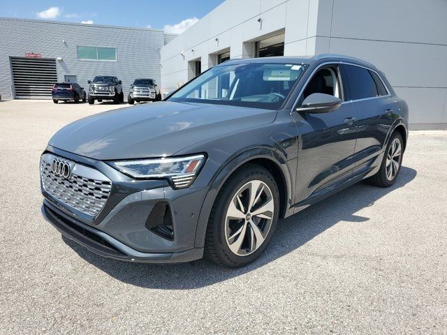 2024 Audi Q8 e-tron Prestige