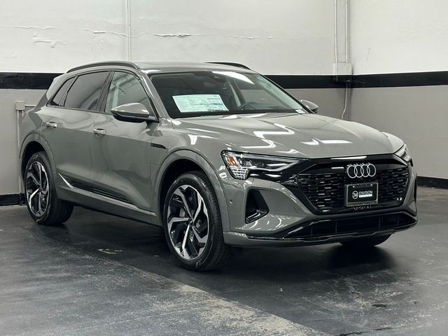 2024 Audi Q8 e-tron Prestige