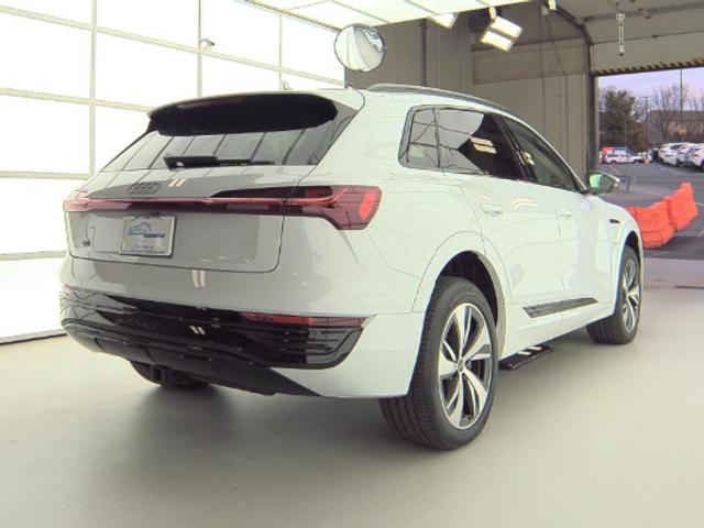 2024 Audi Q8 e-tron Premium