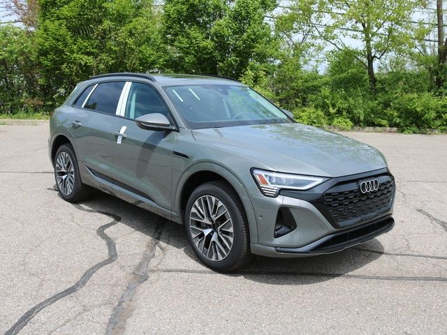 2024 Audi Q8 e-tron Premium Plus