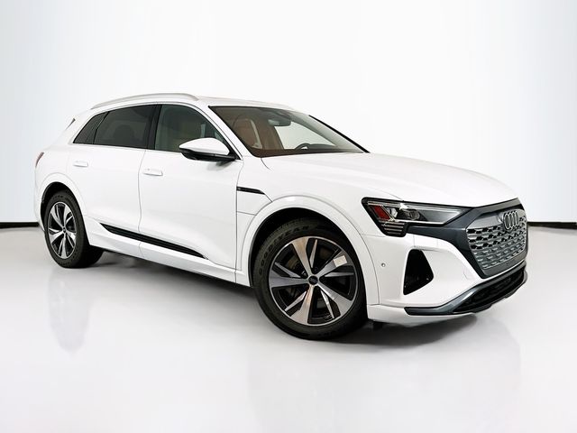 2024 Audi Q8 e-tron Premium Plus