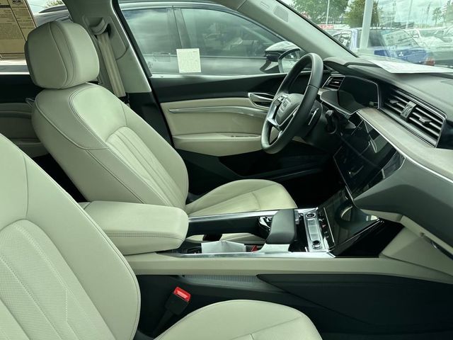 2024 Audi Q8 e-tron Premium Plus