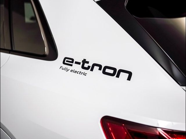 2024 Audi Q8 e-tron Premium Plus