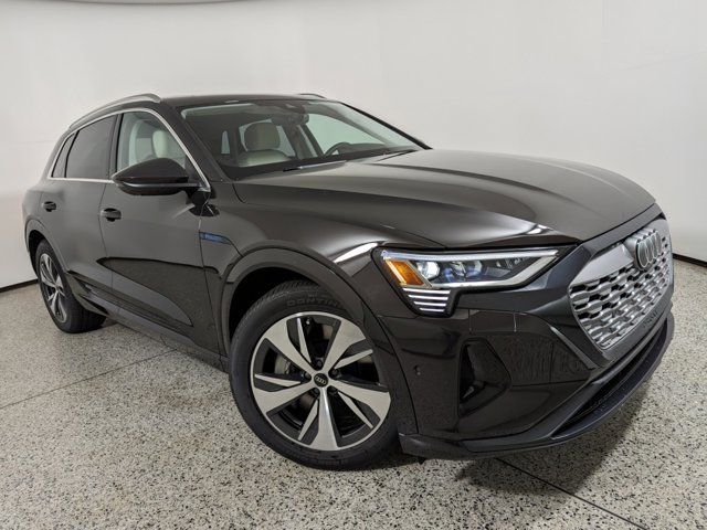 2024 Audi Q8 e-tron Premium Plus