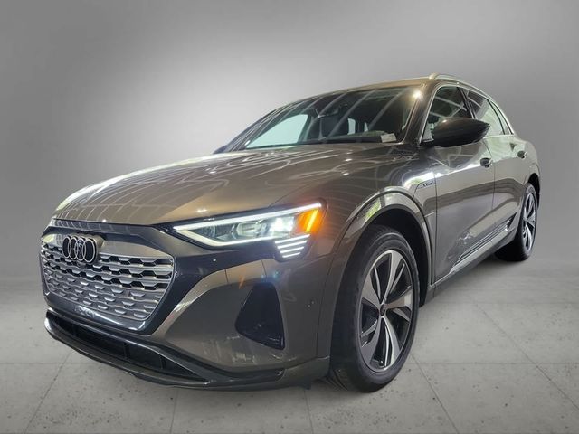 2024 Audi Q8 e-tron Premium Plus