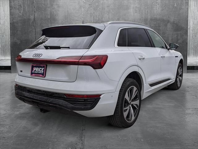 2024 Audi Q8 e-tron Prestige