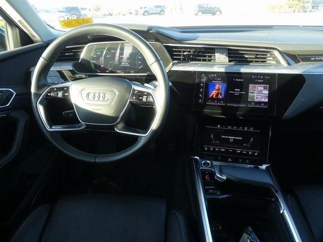 2024 Audi Q8 e-tron Prestige