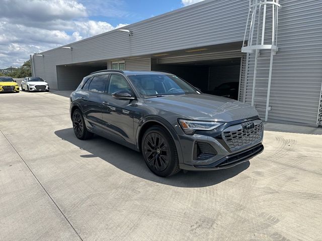 2024 Audi Q8 e-tron Prestige