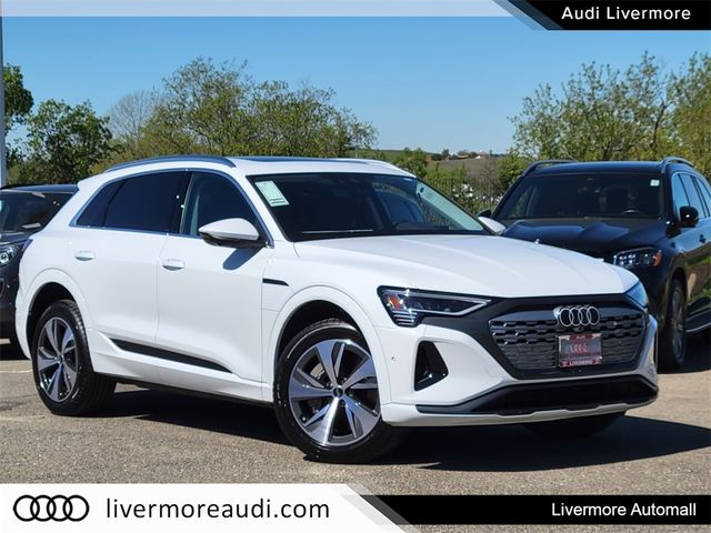 2024 Audi Q8 e-tron Prestige