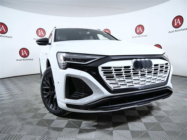 2024 Audi Q8 e-tron Prestige