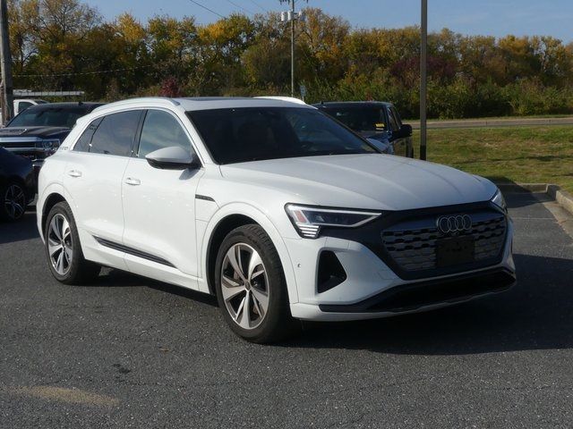 2024 Audi Q8 e-tron Prestige