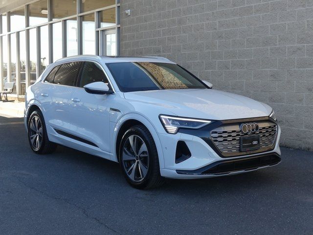 2024 Audi Q8 e-tron Prestige