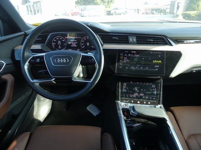 2024 Audi Q8 e-tron Prestige