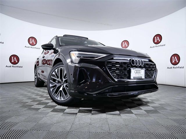 2024 Audi Q8 e-tron Prestige