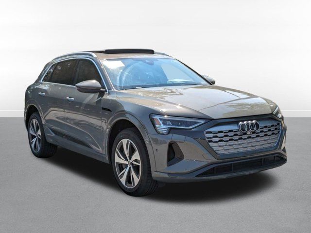 2024 Audi Q8 e-tron Prestige