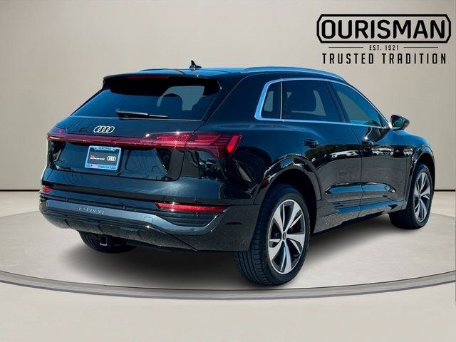 2024 Audi Q8 e-tron Prestige