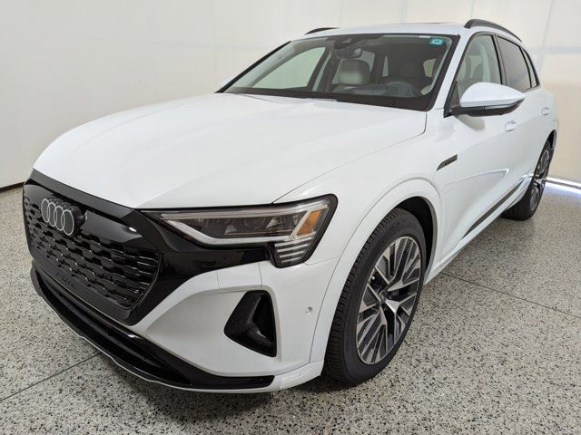 2024 Audi Q8 e-tron Prestige