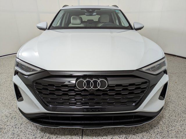 2024 Audi Q8 e-tron Prestige