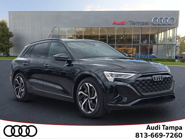 2024 Audi Q8 e-tron Prestige