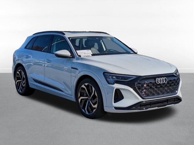 2024 Audi Q8 e-tron Prestige