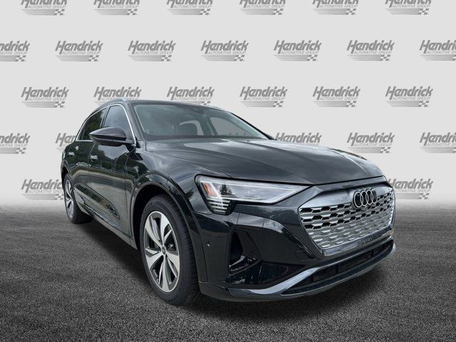 2024 Audi Q8 e-tron Prestige