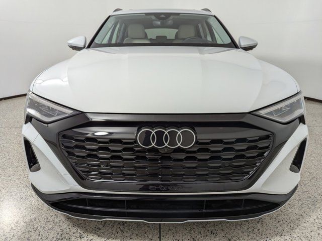 2024 Audi Q8 e-tron Prestige