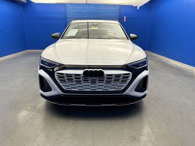 2024 Audi Q8 e-tron Prestige