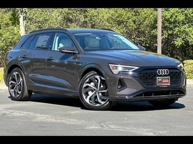 2024 Audi Q8 e-tron Prestige