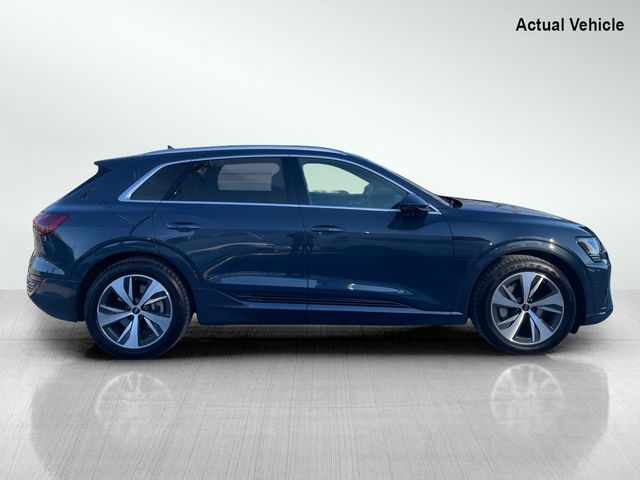 2024 Audi Q8 e-tron Prestige