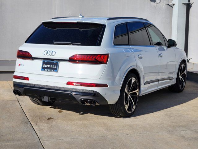 2024 Audi SQ7 Premium Plus