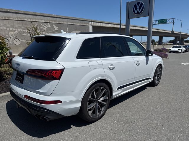 2024 Audi SQ7 Premium Plus