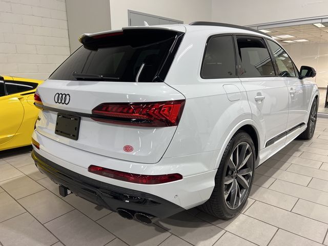 2024 Audi SQ7 Premium Plus