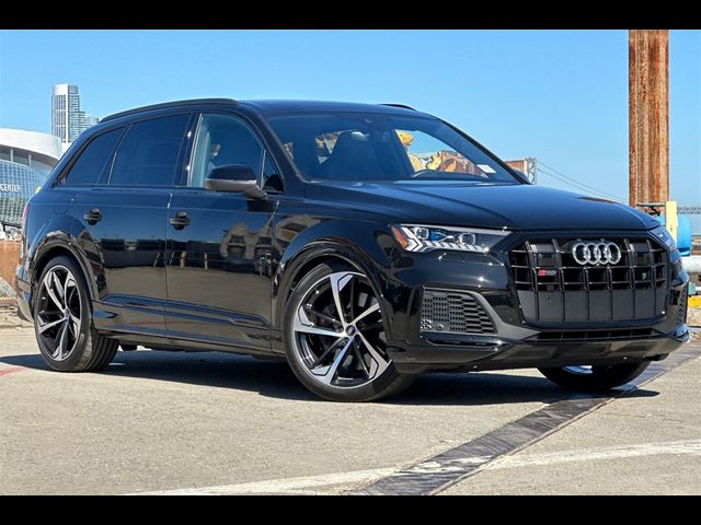 2024 Audi SQ7 Prestige