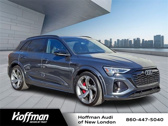 2024 Audi SQ8 e-tron Premium Plus