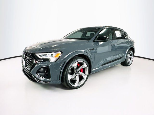 2024 Audi SQ8 e-tron Premium Plus