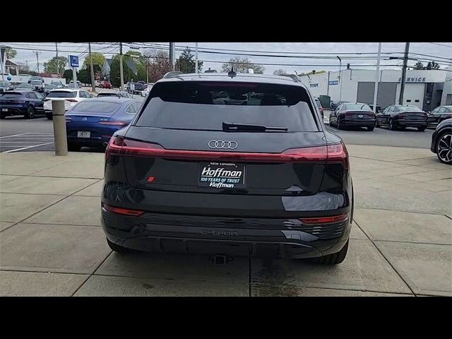 2024 Audi SQ8 e-tron Premium Plus