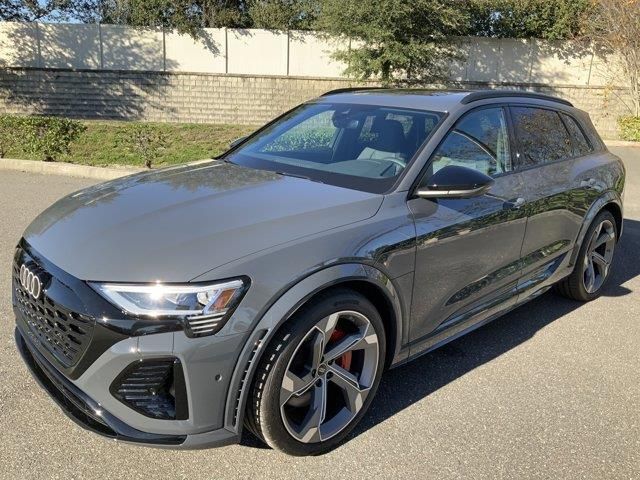 2024 Audi SQ8 e-tron Premium Plus