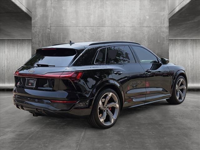 2024 Audi SQ8 e-tron Premium Plus