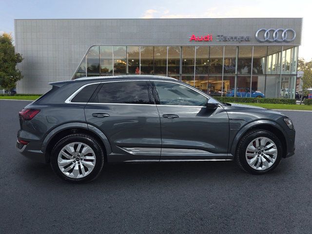 2024 Audi SQ8 e-tron Premium Plus